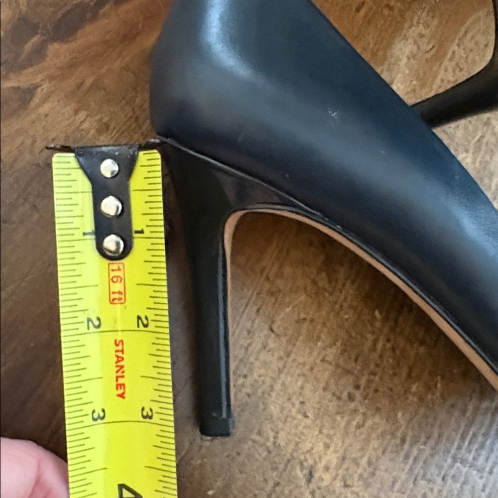 Brooks Brothers Navy 3” heels - Picture 10 of 10